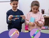BONNYCO - 30 bransoletek Pop It z breloczkami na przyjęcie dla dzieci – zdjęcie 5