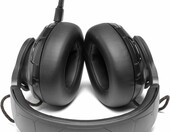 JBL Quantum ONE - przewodowe słuchawki gamingowe z ANC, czarne – zdjęcie 2