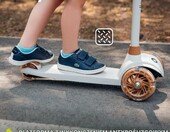 Hulajnoga trójkołowa Lionelo Jessy dla dzieci, koła LED, różowa – zdjęcie 3