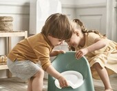 BabyBjörn Nocnik-fotelik zielono-biały - tradycyjny nocnik dla dzieci – zdjęcie 2