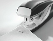 Leitz NeXXt 5502 – metalowy zszywacz biurowy do 30 kartek, czarny – zdjęcie 3