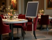 WilTec obrotowy stojak na plakaty A3, regulowany 88-138 cm – system wystawienniczy – zdjęcie 2
