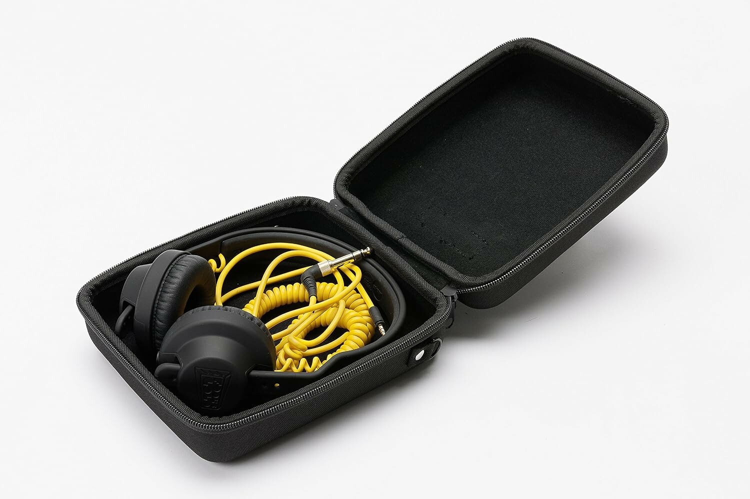 Magma Headphone Case – twarde etui na słuchawki DJ i studyjne, czarne