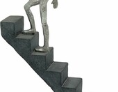FeinKnick Top of the Rock – rzeźba motywacyjna z żywicy marmurowej, 30 cm – zdjęcie 1