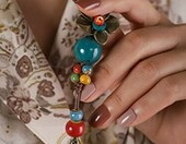 Hanary naszyjnik boho z ceramicznymi koralikami – kwiatowy wisiorek w stylu antycznym – zdjęcie 2