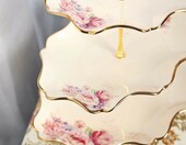 fanquare – 3-poziomowa porcelanowa patera na ciasta w kształcie lotosu, złota – zdjęcie 5