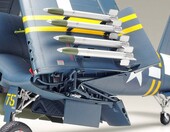 Tamiya 60327 Vought F4U-1D Corsair – zestaw modelarski samolotu 1:32 – zdjęcie 4