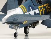 Tamiya 60327 Vought F4U-1D Corsair – zestaw modelarski samolotu 1:32 – zdjęcie 5