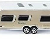 SIKU Super 2542 – Porsche Macan z przyczepą kempingową, skala 1:55 – zdjęcie 1