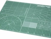 Tamiya 74076 – mata do cięcia A3 z siatką, zielona – zdjęcie 1