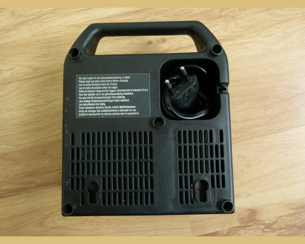 Ładowarka akumulatorowa Milwaukee Atlas Copco UCR 2.4V-12V  1.5A-2.5A