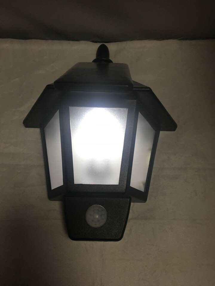 Solarna lampa z czujnikiem ruchu (używany)
