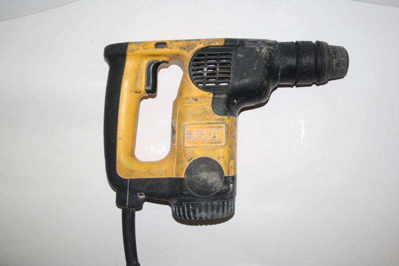 Młotowiertarka Dewalt D25313 950W