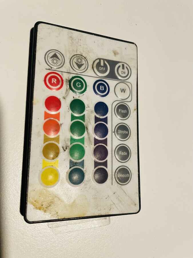 Pilot do sterowania oświetleniem RGB LED (ogłoszenie)