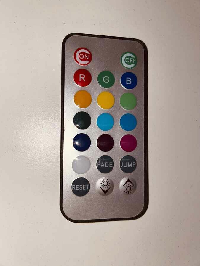 Pilot do włączania zdalnie oświeltlenia LED – ogłoszenie