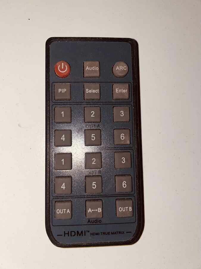 Pilot do sterowania rozdzielaczem HDMI True Matrix (używany)