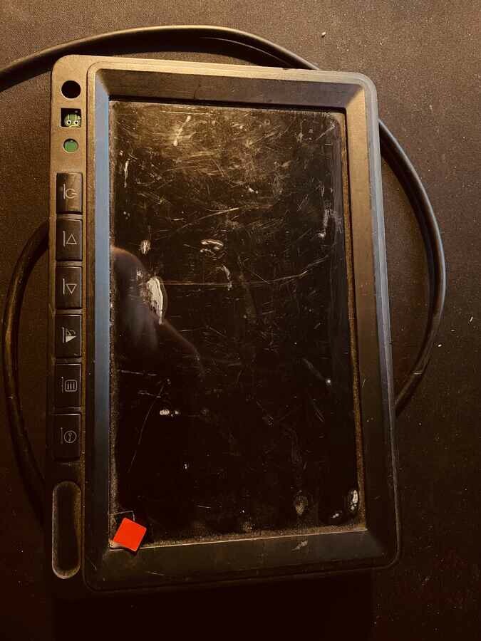 Samochodowy mobilny wyświetlacz monitor 7″ LCD – ogłoszenie