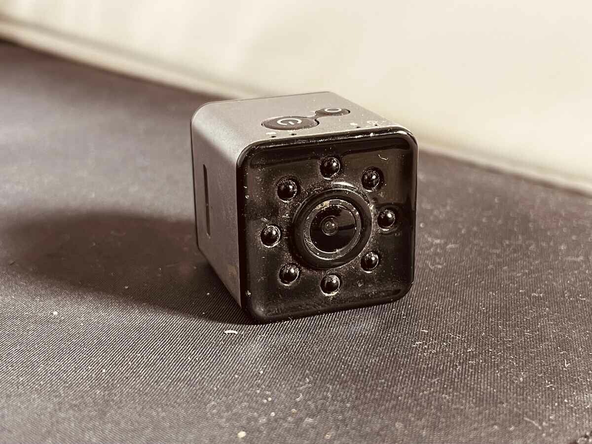 Srebrny kwadratowa mini kamera szpiegowska USB – ogłoszenie