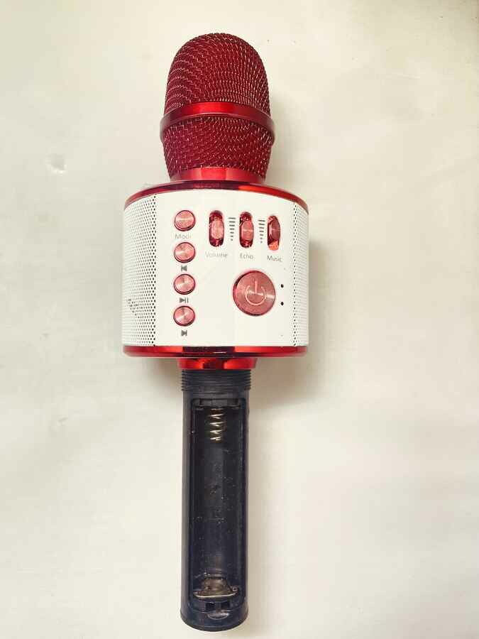 Mikrofon karaoke z wbudowanym akumulatorem czerwony – oferta