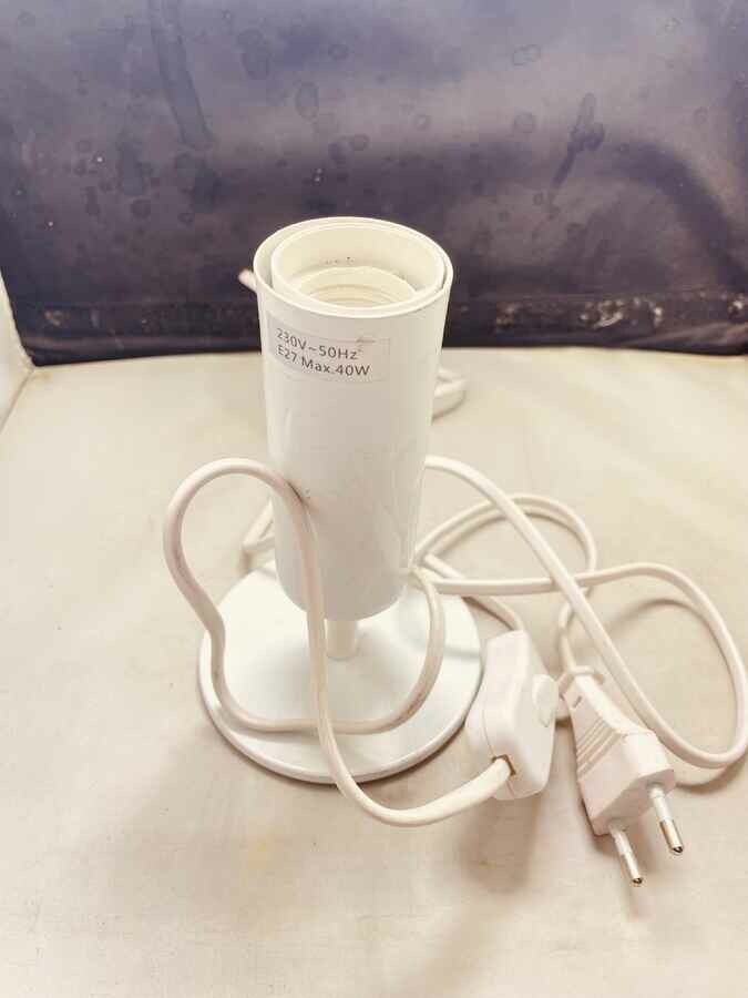 Podstawa do lampy stołowej biała E27 40W (używany)