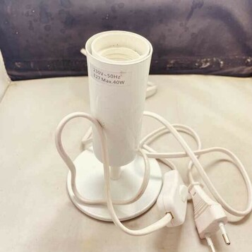 Podstawa do lampy stołowej biała E27 40W (używany)