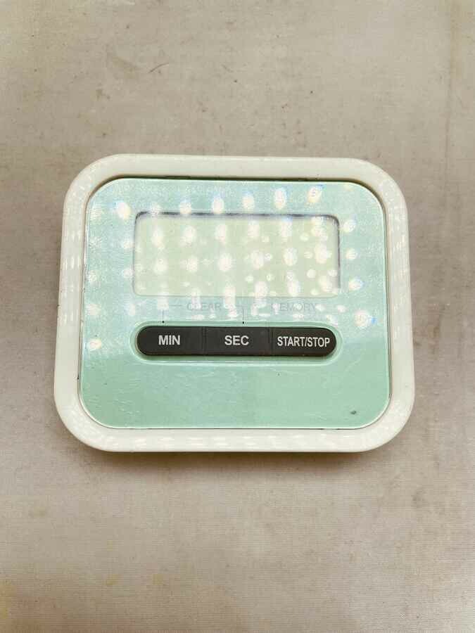 Mini mały budzik alarm mobilny z podpórką AQUA (używany)