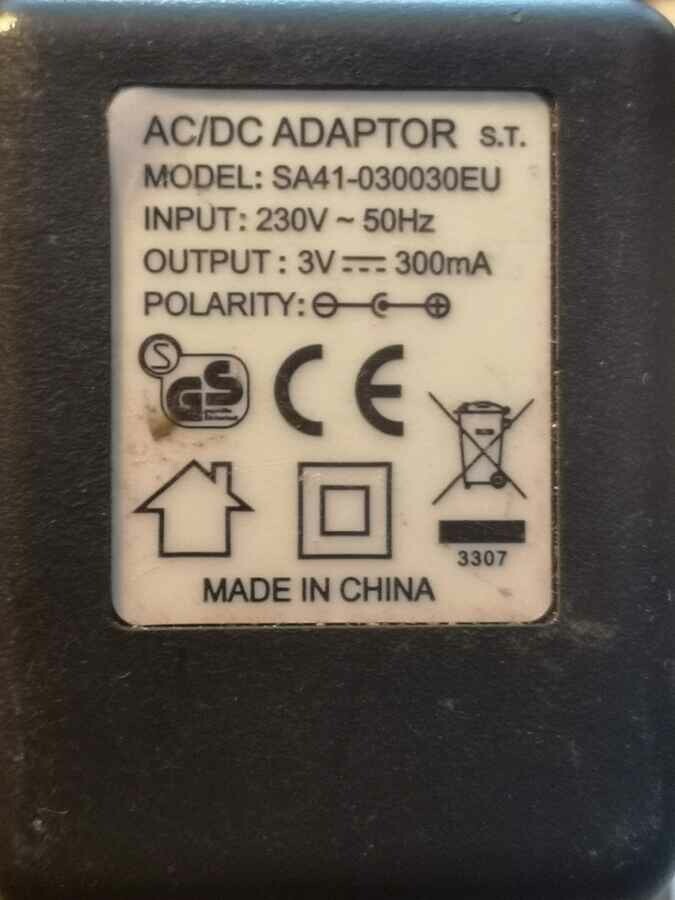 Zasilacz sieciowy SA41-030030EU 3V 300mAh – stan: używany