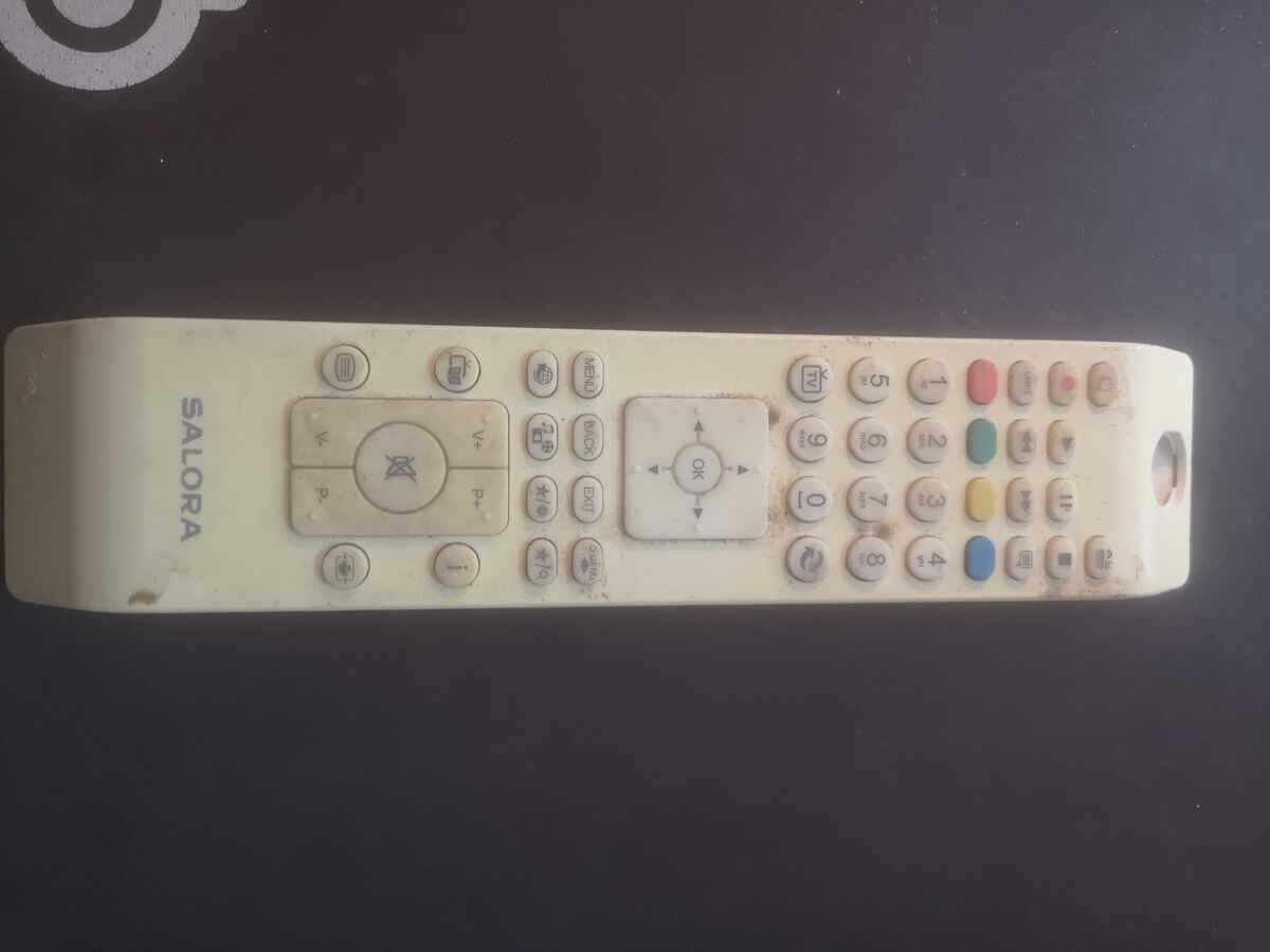 Salora – pilot do telewizora, biały (ogłoszenie)