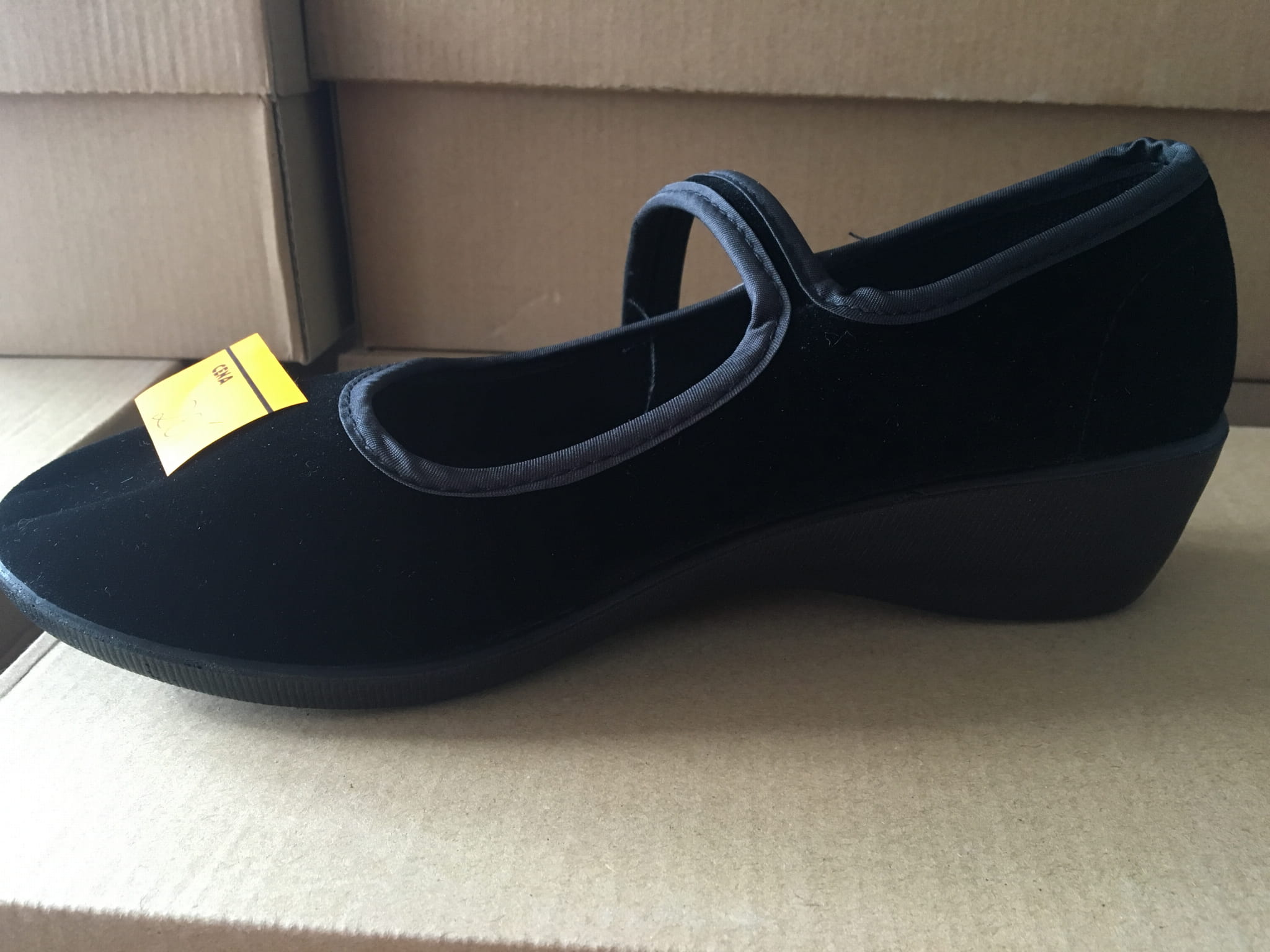 Buty damskie czarne na koturnie 4cm