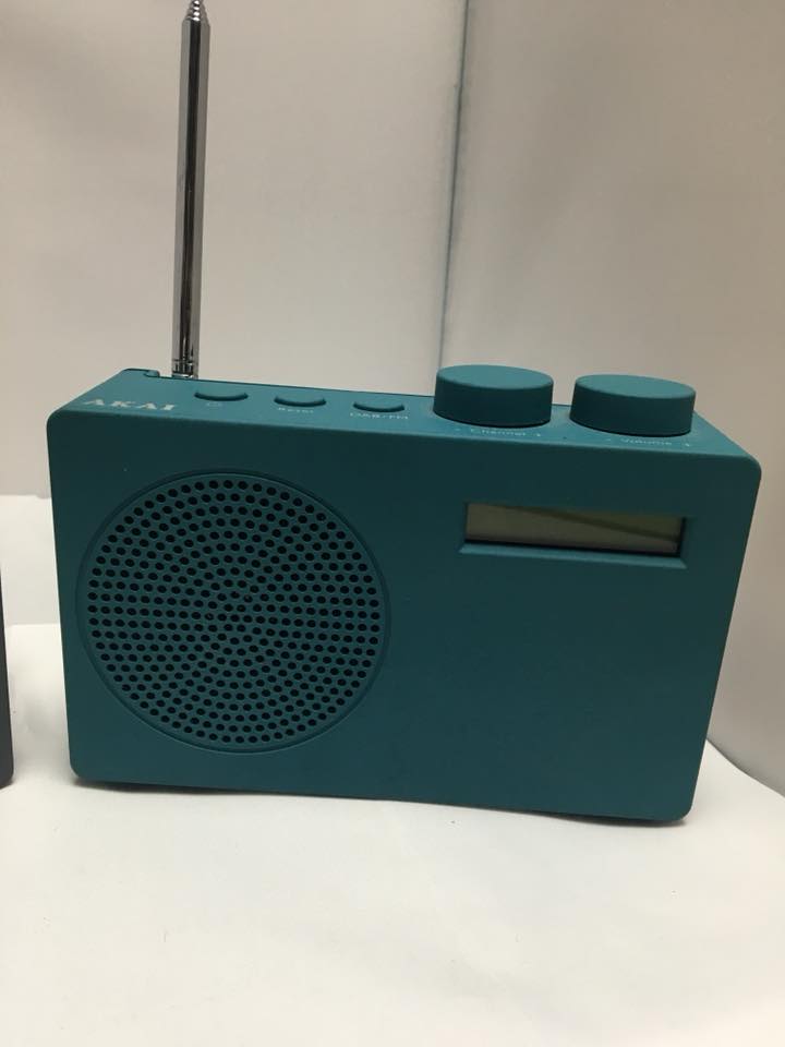 Akai Nikkei przenośne radio ADB10 FM DAB