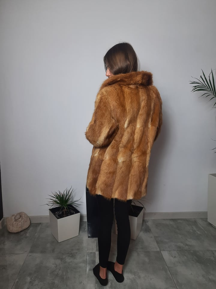 Naturalne damskie futro z rudego lisa