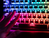 Klawiatura przewodowa gamingowa podświetlana SilverGear RGB QWERTZ – zdjęcie 2